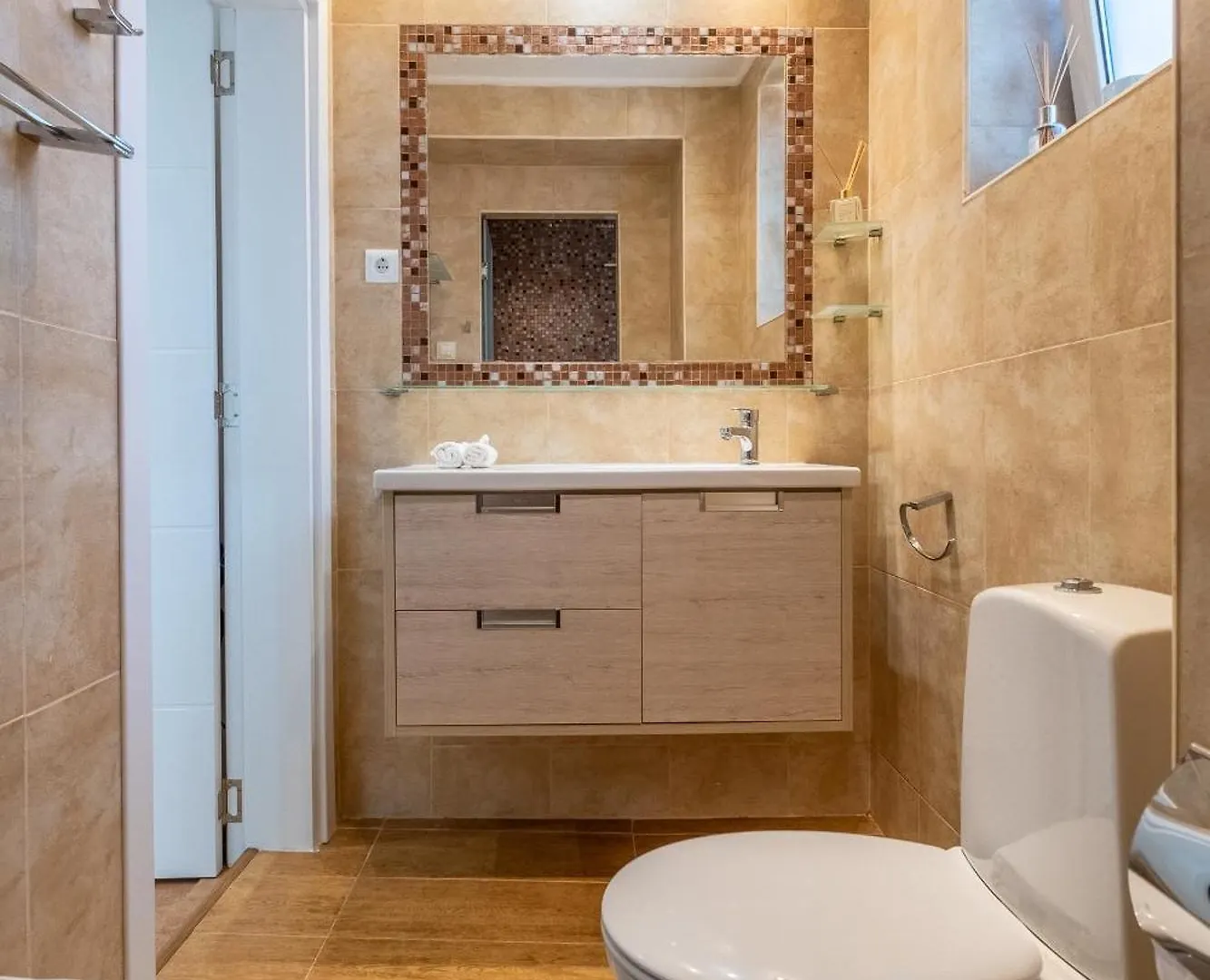 Family-Friendly Place Steps From Mall Of Sofia Apartman